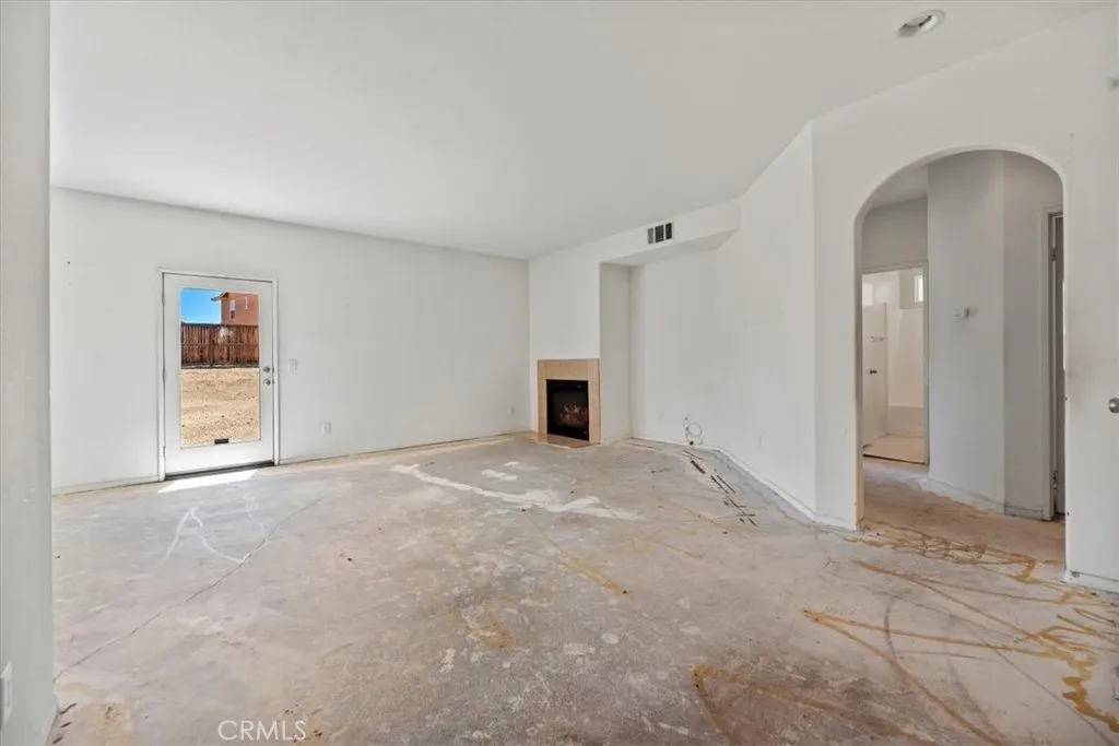 12405 Firefly Way, Victorville, California 92392 home-pic-6