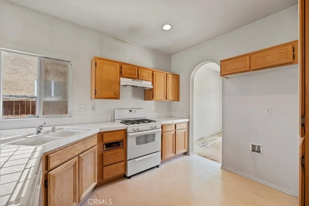 12405 Firefly Way, Victorville, California 92392 home-pic-13
