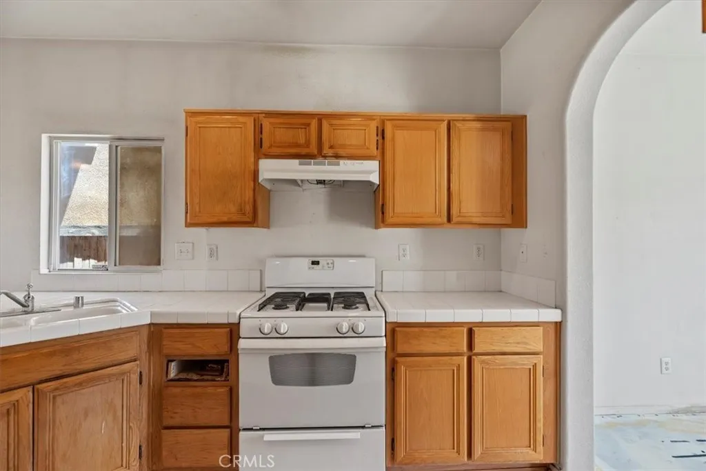 12405 Firefly Way, Victorville, California 92392 home-pic-12