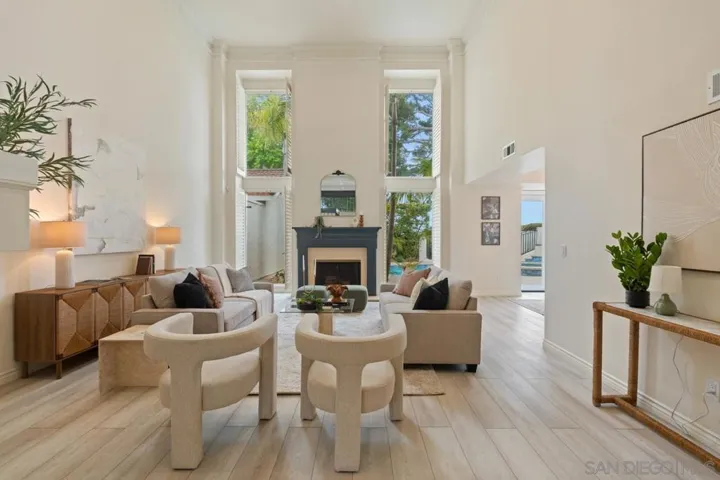 8206 Caminito Lacayo, La Jolla, California 92037