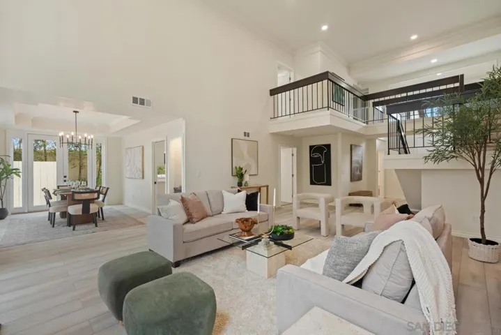 8206 Caminito Lacayo, La Jolla, California 92037