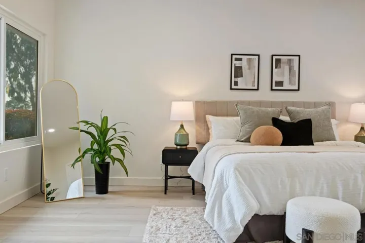 8206 Caminito Lacayo, La Jolla, California 92037