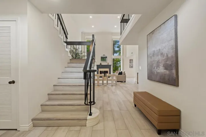 8206 Caminito Lacayo, La Jolla, California 92037