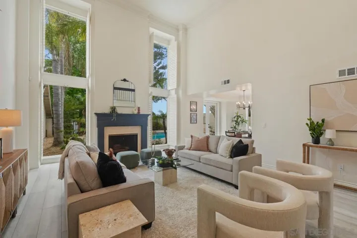 8206 Caminito Lacayo, La Jolla, California 92037