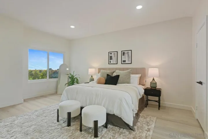 8206 Caminito Lacayo, La Jolla, California 92037
