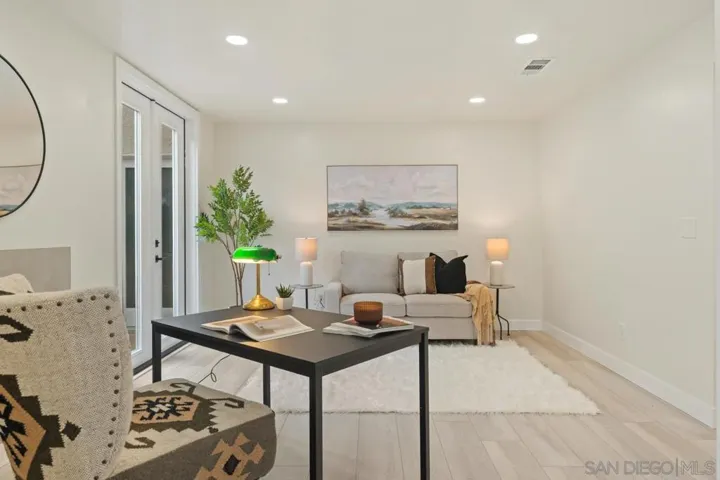 8206 Caminito Lacayo, La Jolla, California 92037