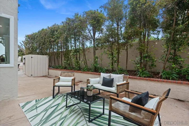 8206 Caminito Lacayo, La Jolla, California 92037