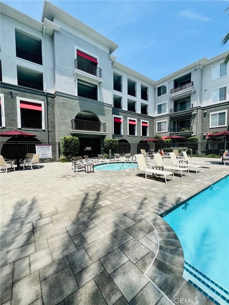 1801 E Katella Avenue 1096, Anaheim, California 92805, 1 Bedroom Bedrooms, ,1 BathroomBathrooms,Residential,For Sale,Katella,PW25133286