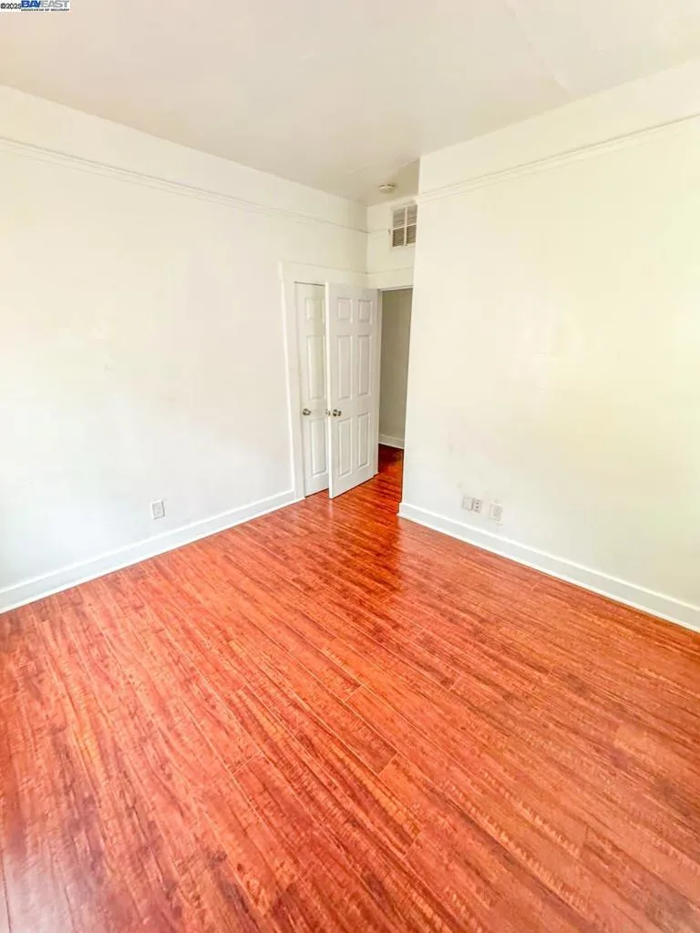 10504 Voltaire Ave, Oakland, California 94603 home-pic-8