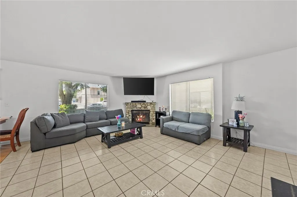 430 Anderwood Court 24, Pomona, California 91768 home-pic-5