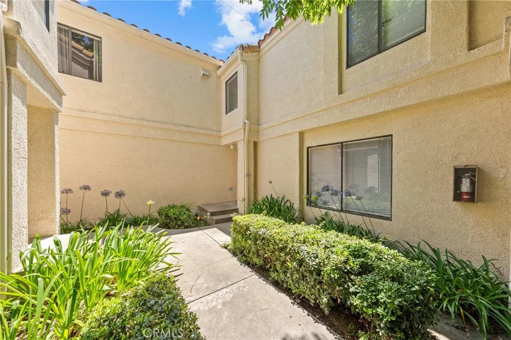 430 Anderwood Court 24, Pomona, California 91768 home-pic-2