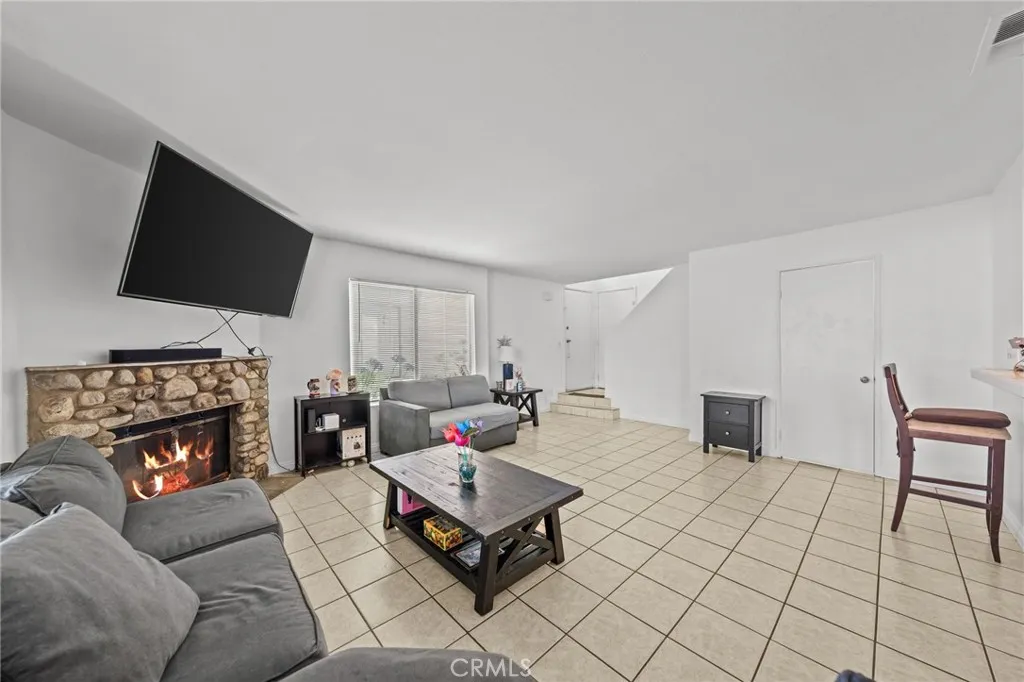 430 Anderwood Court 24, Pomona, California 91768 home-pic-8