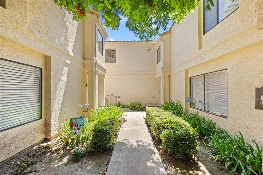430 Anderwood Court 24, Pomona, California 91768 home-pic-3