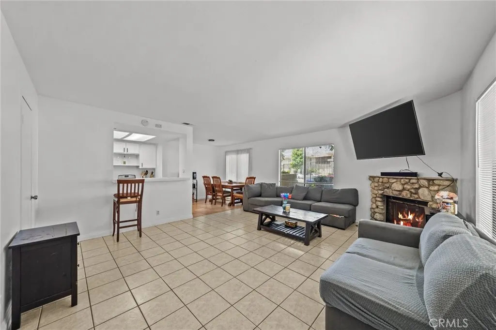430 Anderwood Court 24, Pomona, California 91768 home-pic-6
