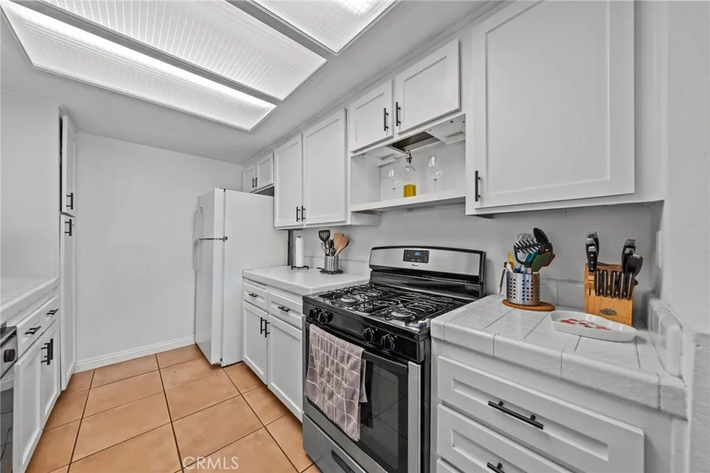430 Anderwood Court 24, Pomona, California 91768 home-pic-11