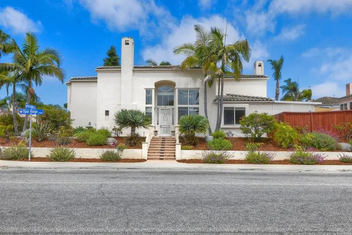 1574 Pearl Heights Road, Vista, California 92081