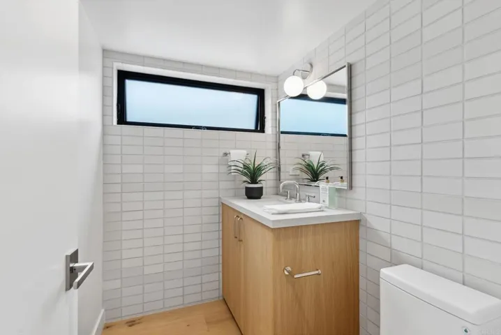 2058 Montgomery Avenue, Cardiff By The Sea, California 92007