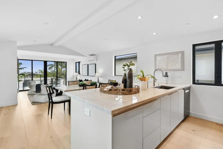 2058 Montgomery Avenue, Cardiff By The Sea, California 92007