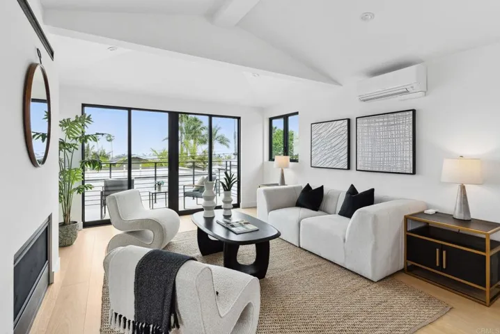 2058 Montgomery Avenue, Cardiff By The Sea, California 92007