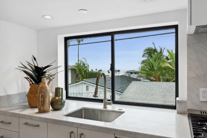 2058 Montgomery Avenue, Cardiff By The Sea, California 92007