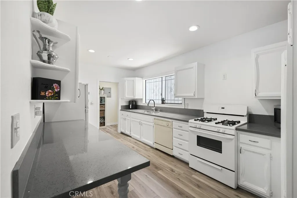 1067 N Wilton Place, Los Angeles, California 90038 home-pic-9