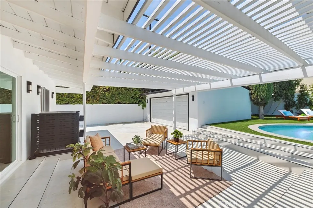 6119 Longridge Avenue, Valley Glen, California 91401 home-pic-13