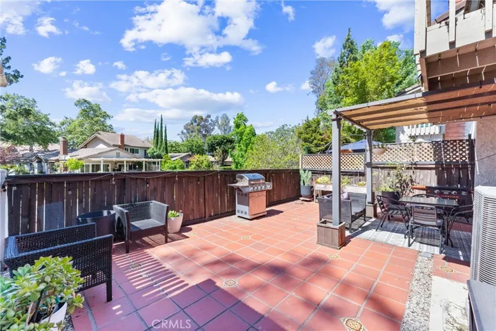 Ample back Patio