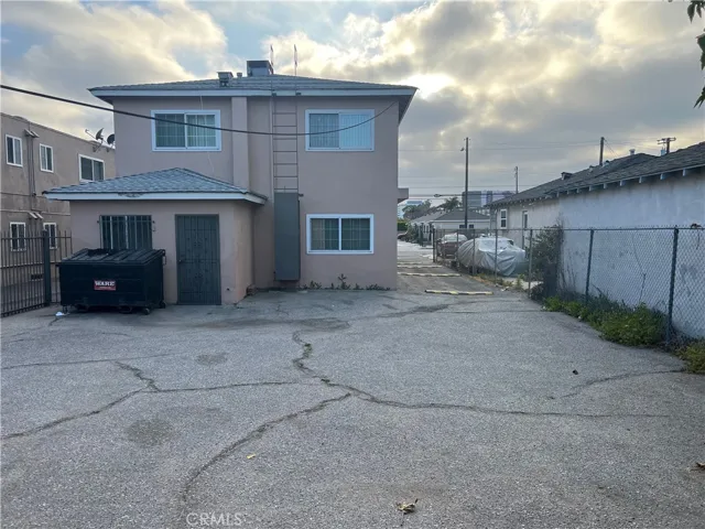 10124 S Inglewood Avenue, Inglewood, California 90304