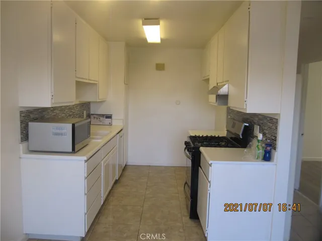 17564 Orange, Yorba Linda, California 92886