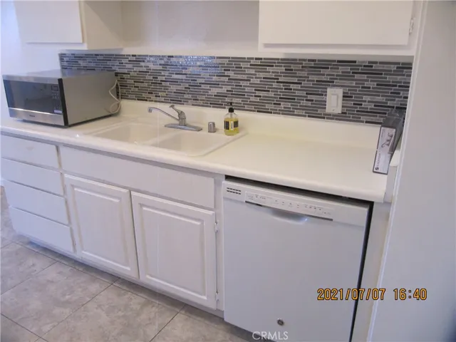 17564 Orange, Yorba Linda, California 92886