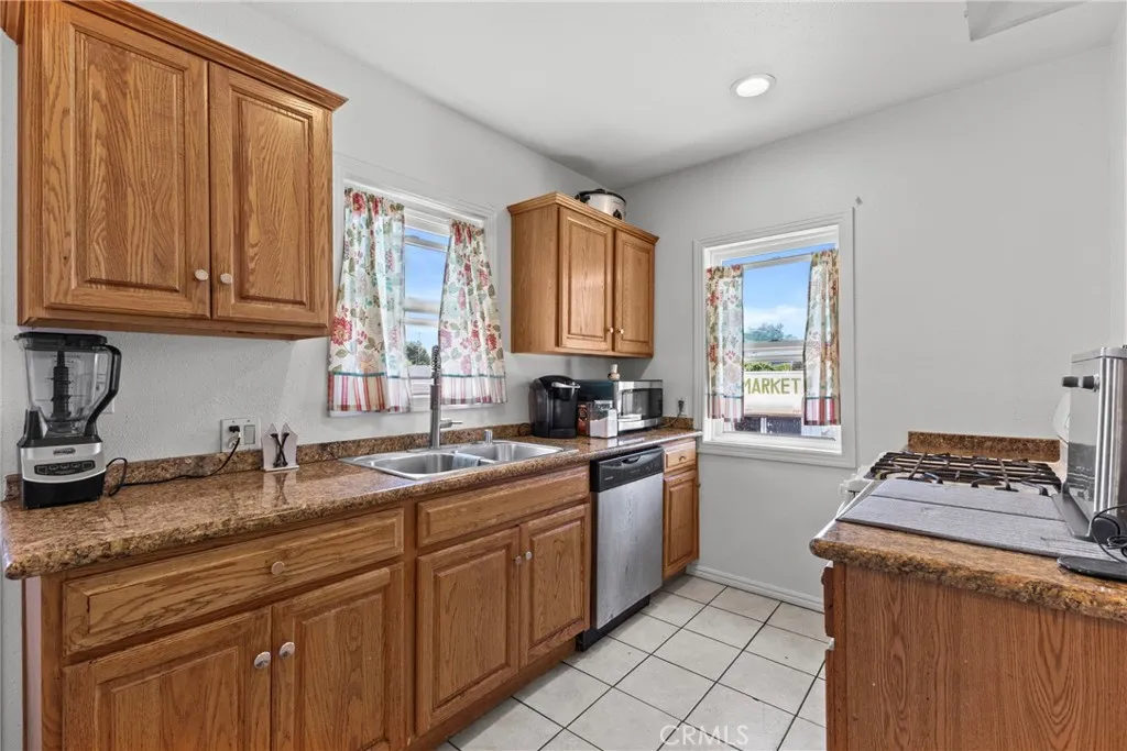 612 E Fairview Boulevard, Inglewood, California 90302 home-pic-44