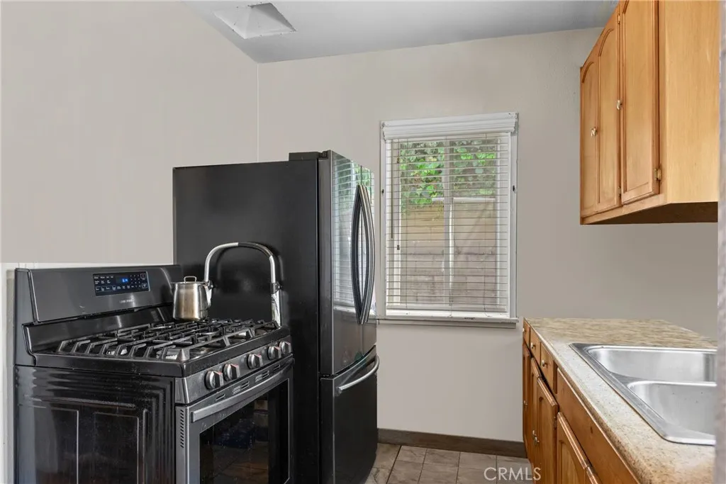 612 E Fairview Boulevard, Inglewood, California 90302 home-pic-12