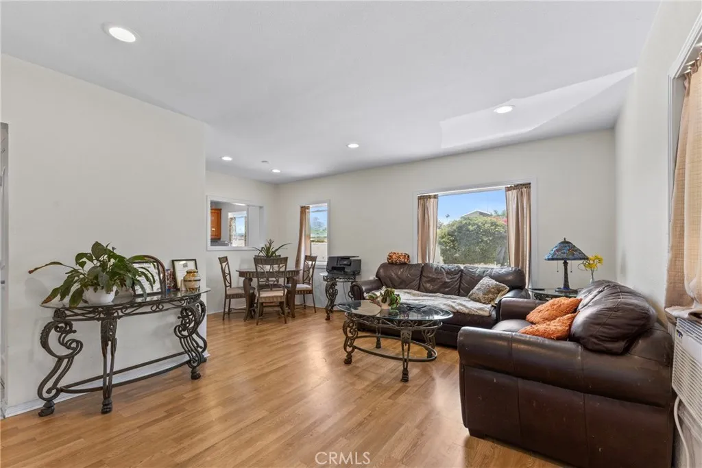 612 E Fairview Boulevard, Inglewood, California 90302 home-pic-40