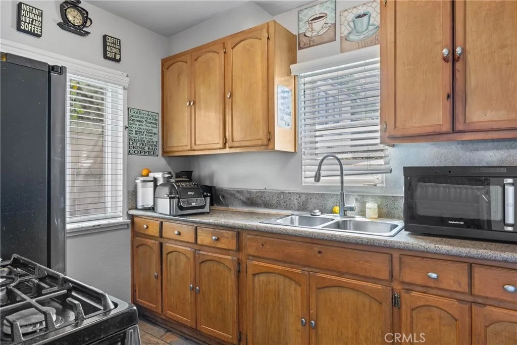 612 E Fairview Boulevard, Inglewood, California 90302 home-pic-36