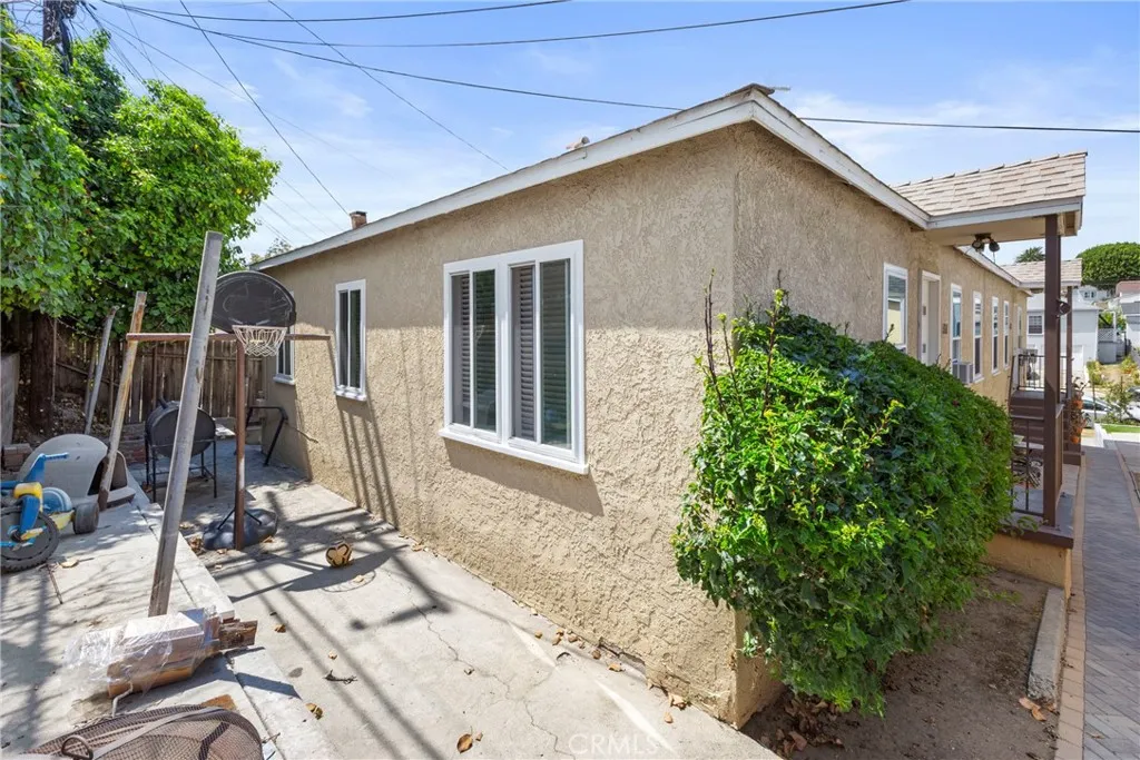 612 E Fairview Boulevard, Inglewood, California 90302 home-pic-7
