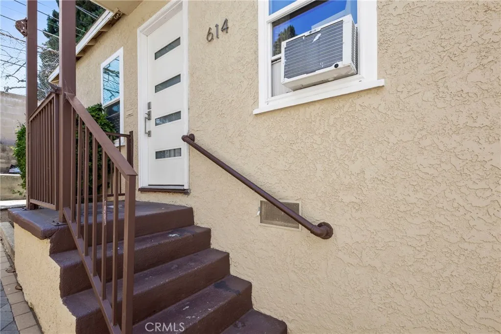 612 E Fairview Boulevard, Inglewood, California 90302 home-pic-11