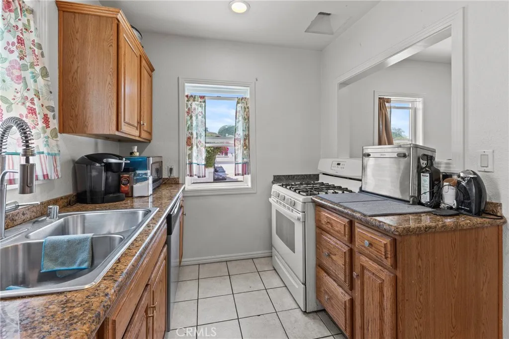 612 E Fairview Boulevard, Inglewood, California 90302 home-pic-46