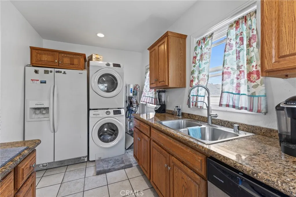 612 E Fairview Boulevard, Inglewood, California 90302 home-pic-45