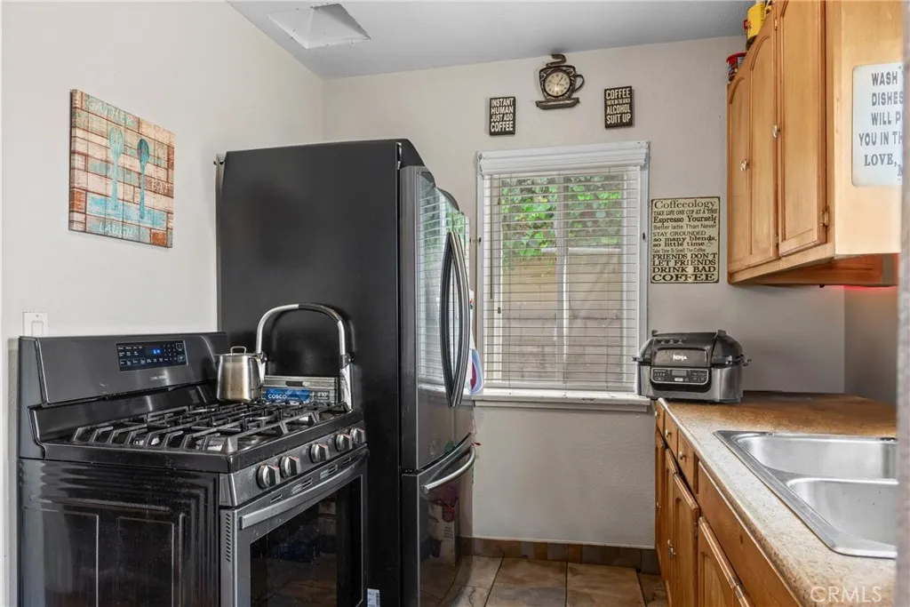 612 E Fairview Boulevard, Inglewood, California 90302 home-pic-37