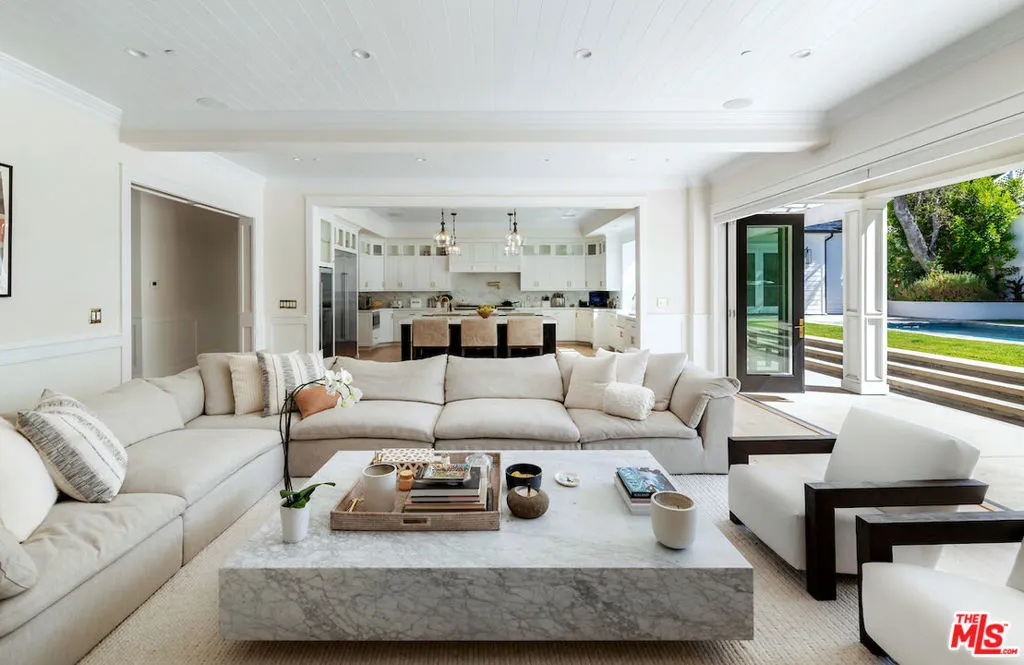 4197 Hayvenhurst Drive, Encino, California 91436 home-pic-14