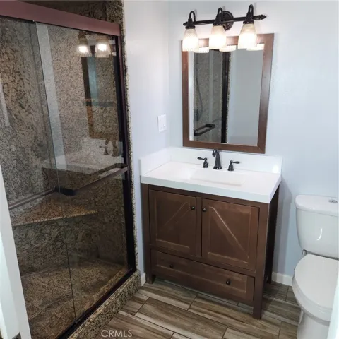 Primary  Bathroom_Pic#1