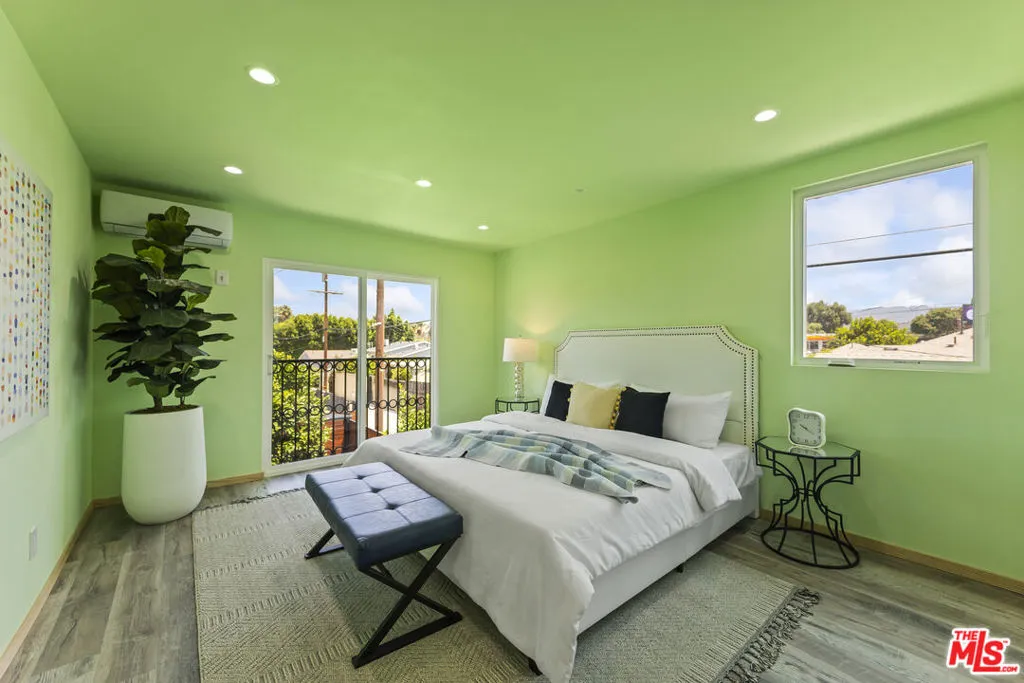 17660 Martha Street, Encino, California 91316 home-pic-49