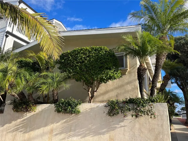 3300 Seaview Avenue, Corona Del Mar, California 92625