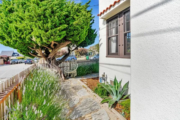 501 7th Street, Pacific Grove, California 93950