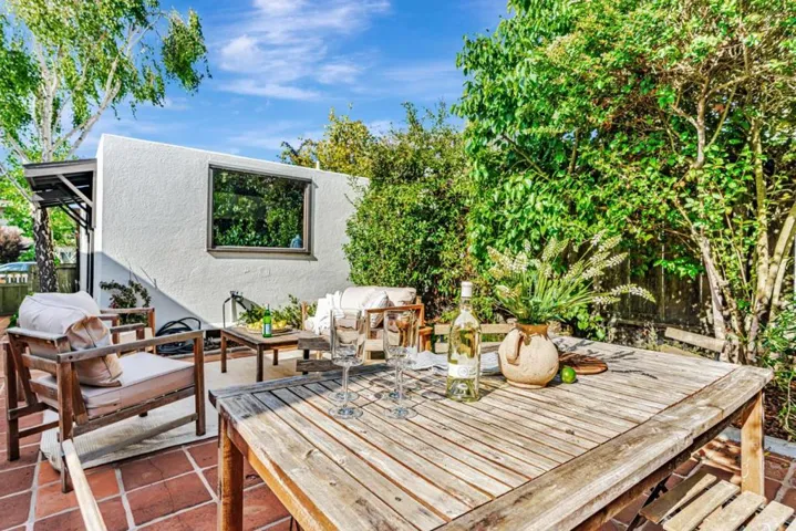 501 7th Street, Pacific Grove, California 93950