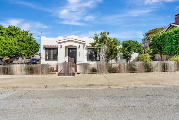501 7th Street, Pacific Grove, California 93950