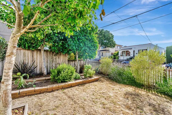 501 7th Street, Pacific Grove, California 93950