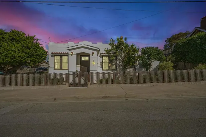 501 7th Street, Pacific Grove, California 93950