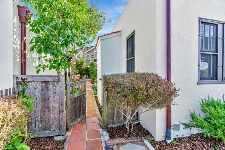 501 7th Street, Pacific Grove, California 93950