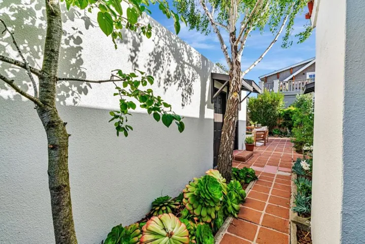 501 7th Street, Pacific Grove, California 93950
